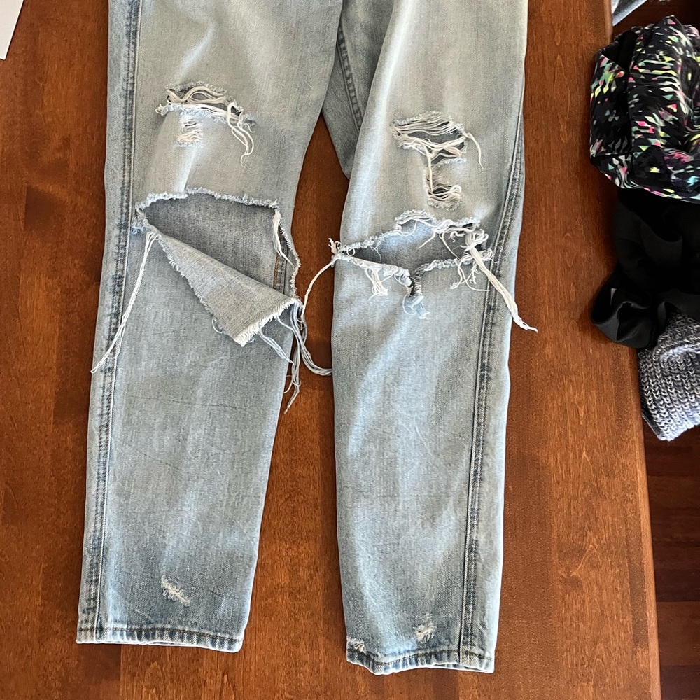 Abercrombie distressed size 4R jeans